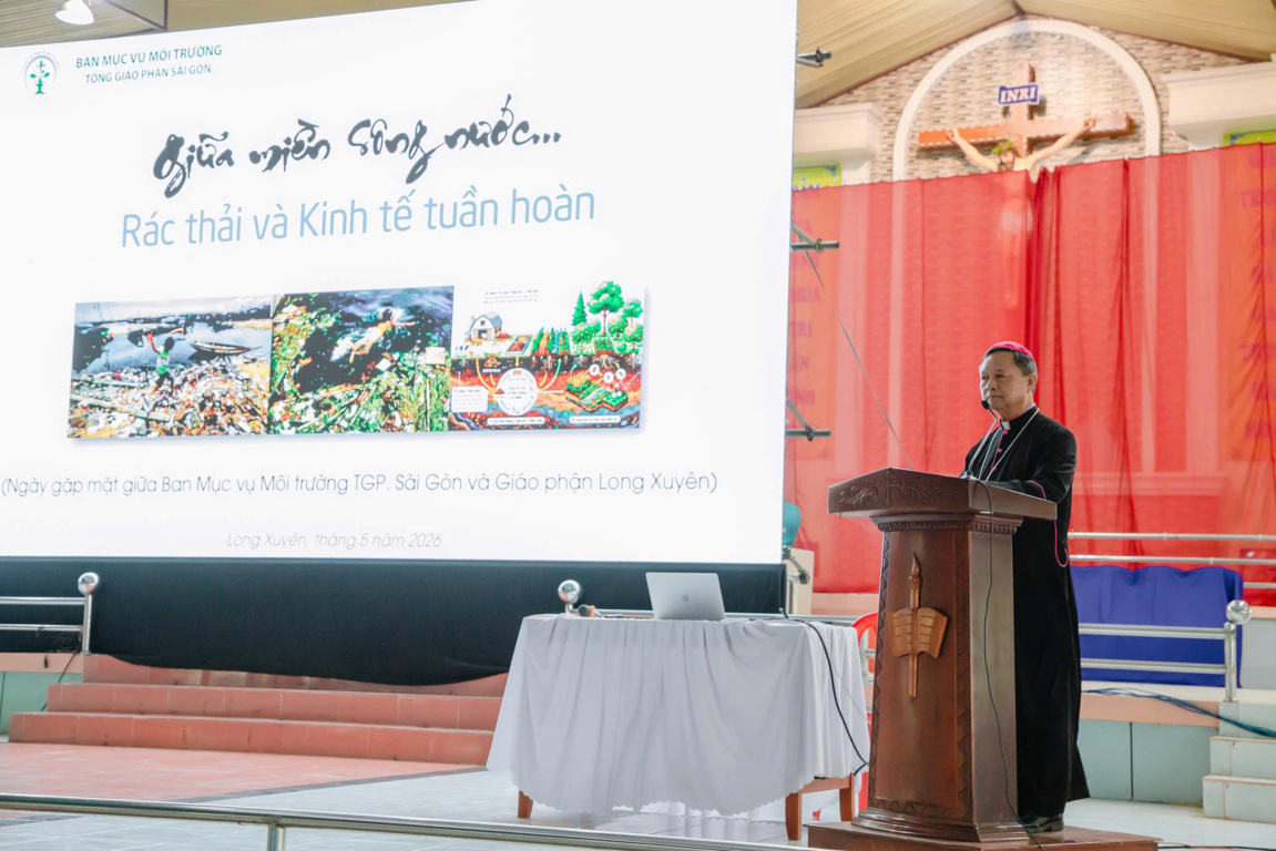 Học hỏi về việc bảo vệ môi trường - Ủy ban Phát triển con người toàn diện của Gp Long Xuyên kết hợp TGP Sài Gòn